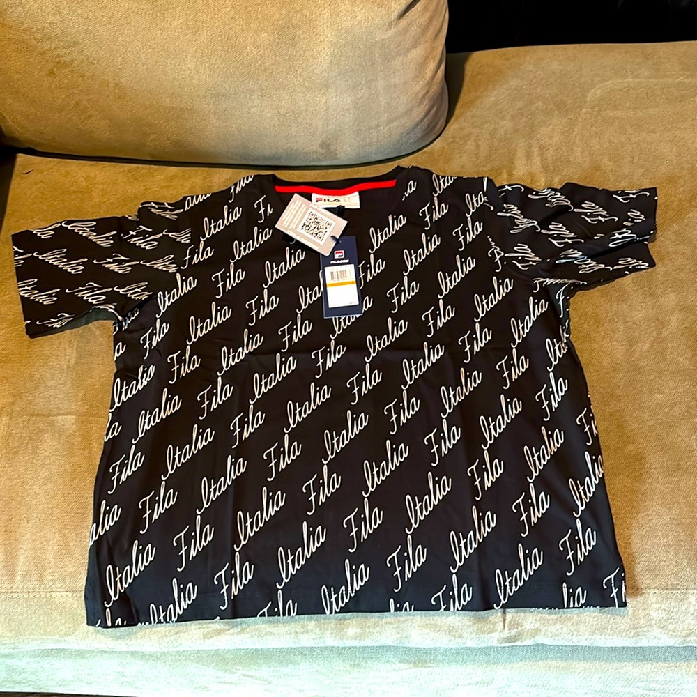 New FILA ELIZABETH TEE 
BLK/ GARD SMALL